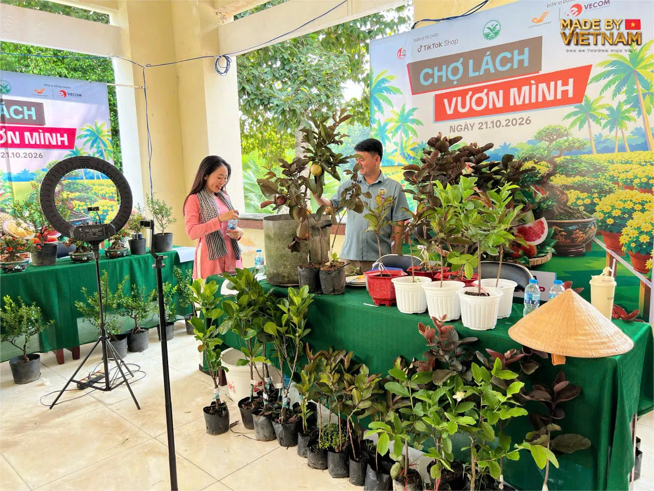 Chợ Lách đưa đặc sản địa phương vươn xa qua thương mại điện tử - Ảnh 2.