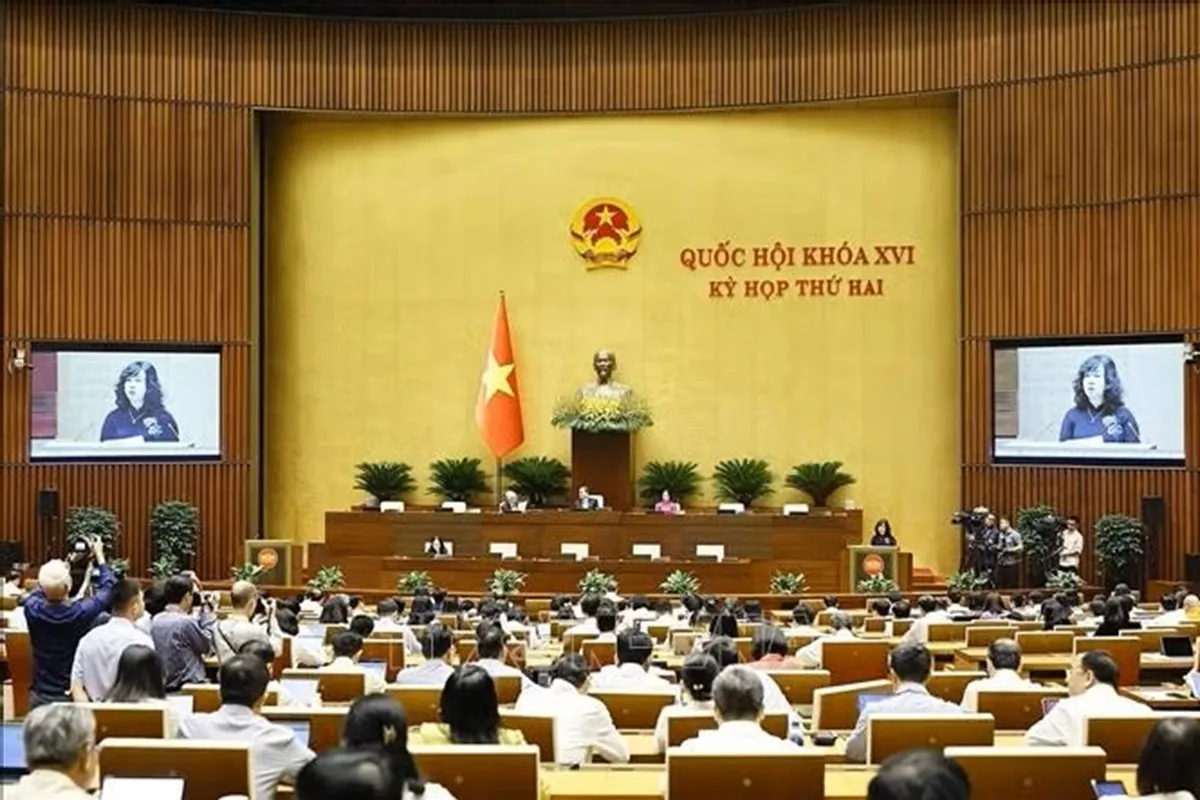 Bộ trưởng Bộ Y tế Đào Hồng Lan, thừa ủy quyền của Thủ tướng Chính phủ