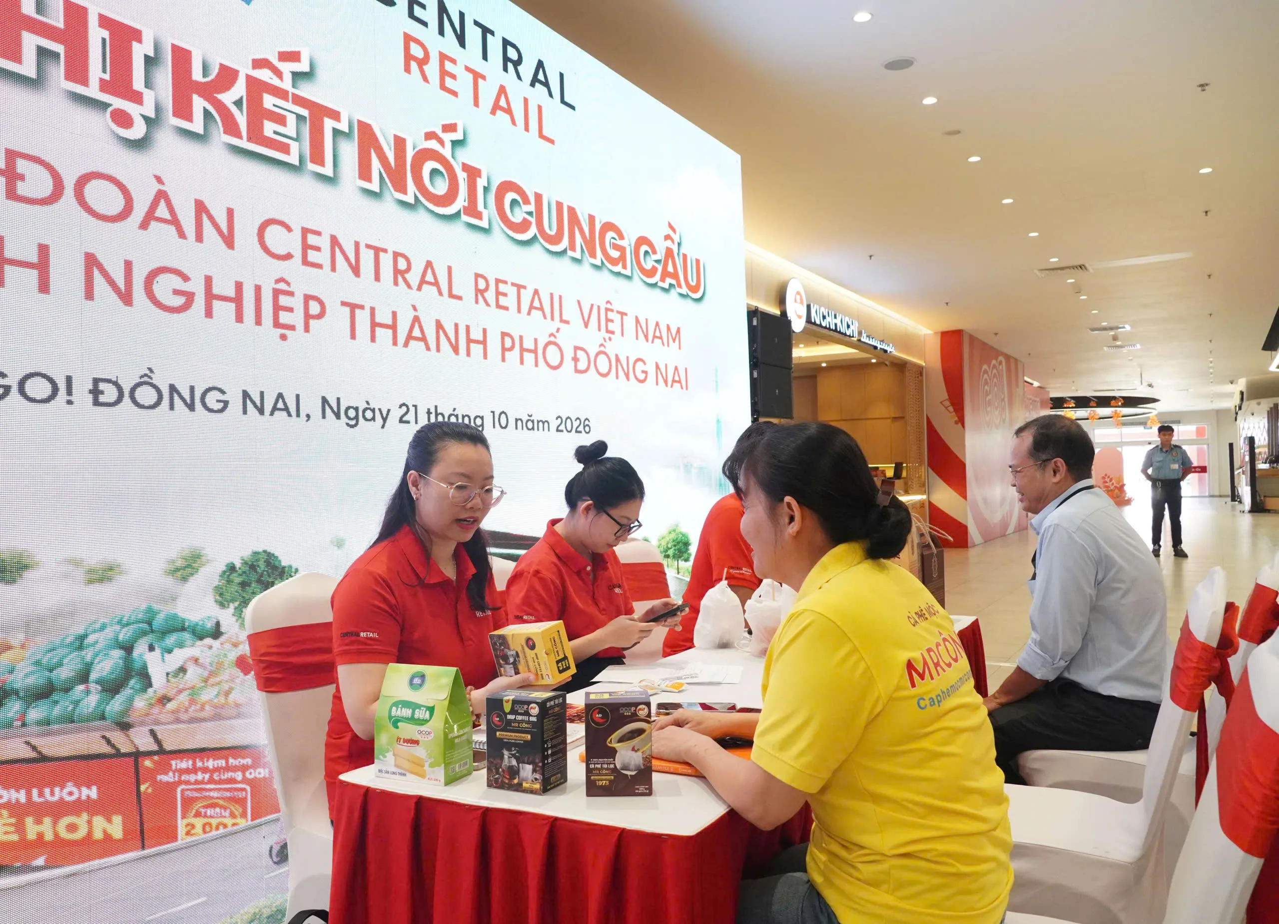 Đội ngũ thu mua của Central Retail Việt Nam kết nối trực tiếp với nhà cung cấp tiềm năng TP Đồng Nai - Ảnh Bá Nam