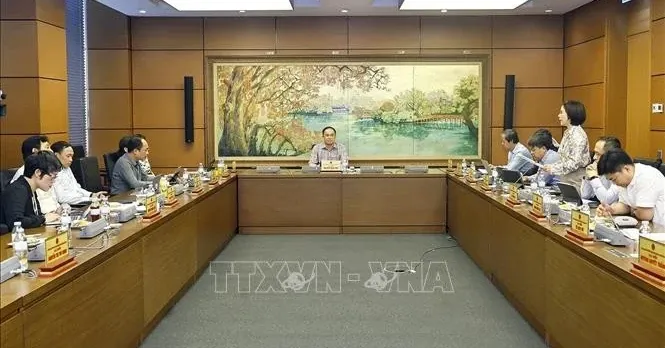 Kỳ họp thứ 2, Quốc hội khóa XVI: Hoàn thiện quy định cấm thuốc lá điện tử, thuốc lá nung nóng