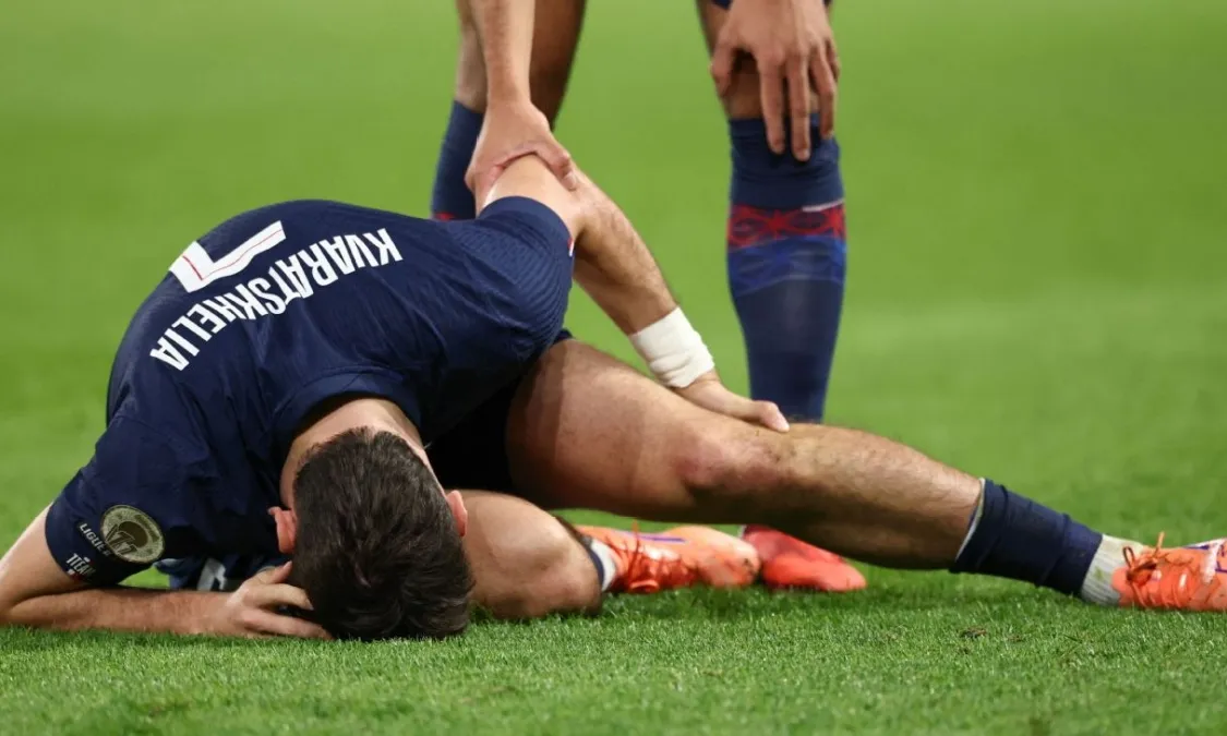 CHÍNH THỨC! PSG trả giá cực đắt đổi lấy chiến thắng Barca