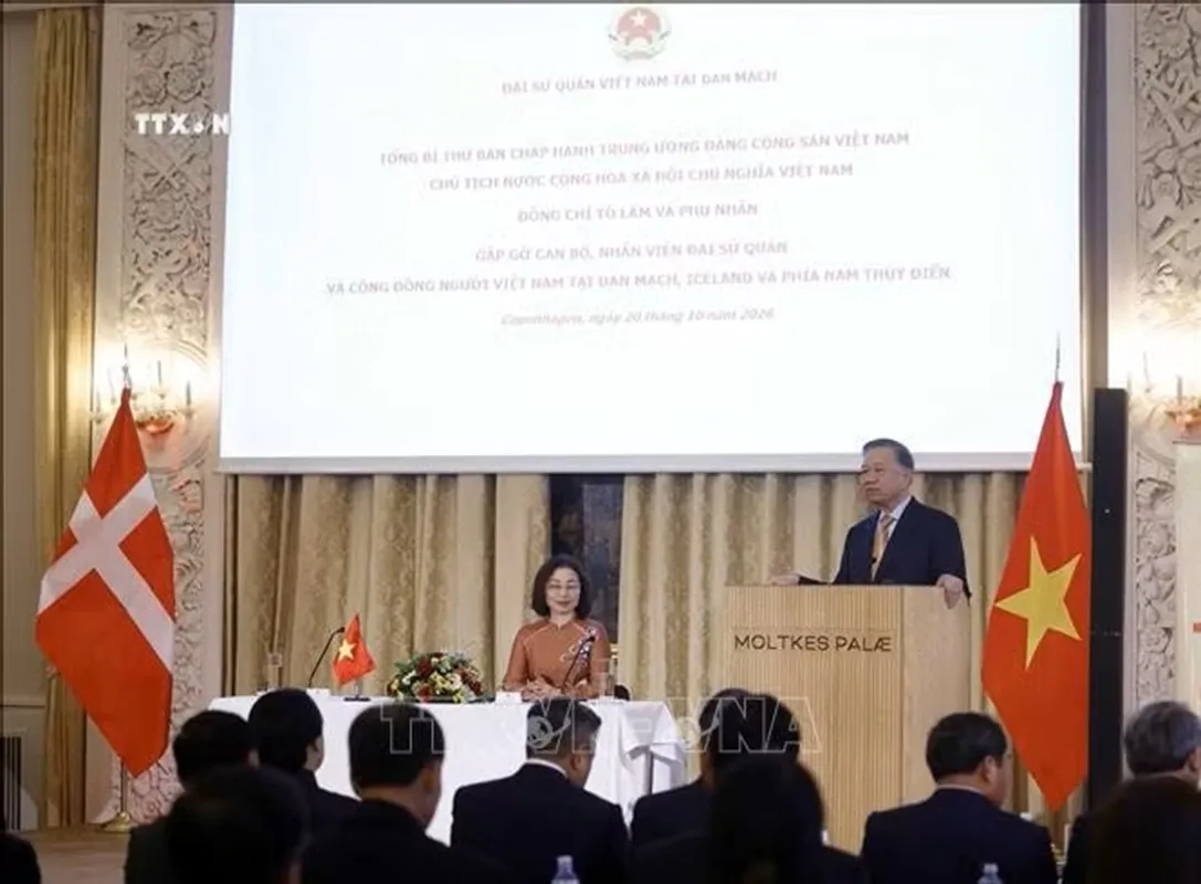potal-tong-bi-thu-chu-tich-nuoc-to-lam-va-phu-nhan-gap-go-can-bo-dai-su-quan-viet-nam-tai-dan-mach-va-cong-dong-nguoi-viet-nam-tai-dan-mach-stand-2553