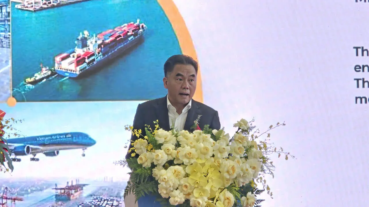 Phó Chủ tịch UBND TPHCM Nguyễn Lộc Hà phát biểu tại HCMC Export 2026 - Ảnh Bá Nam
