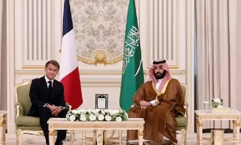 Tổng thống Pháp thăm Saudi Arabia, thảo luận về năng lượng và hợp tác quốc phòng