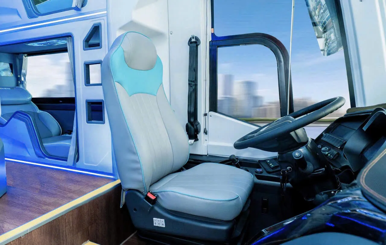 Nội thất bên trong xe khách giường nằm thuần điện do KIM LONG MOTOR sản xuất vừa bàn giao cho Phương Trang