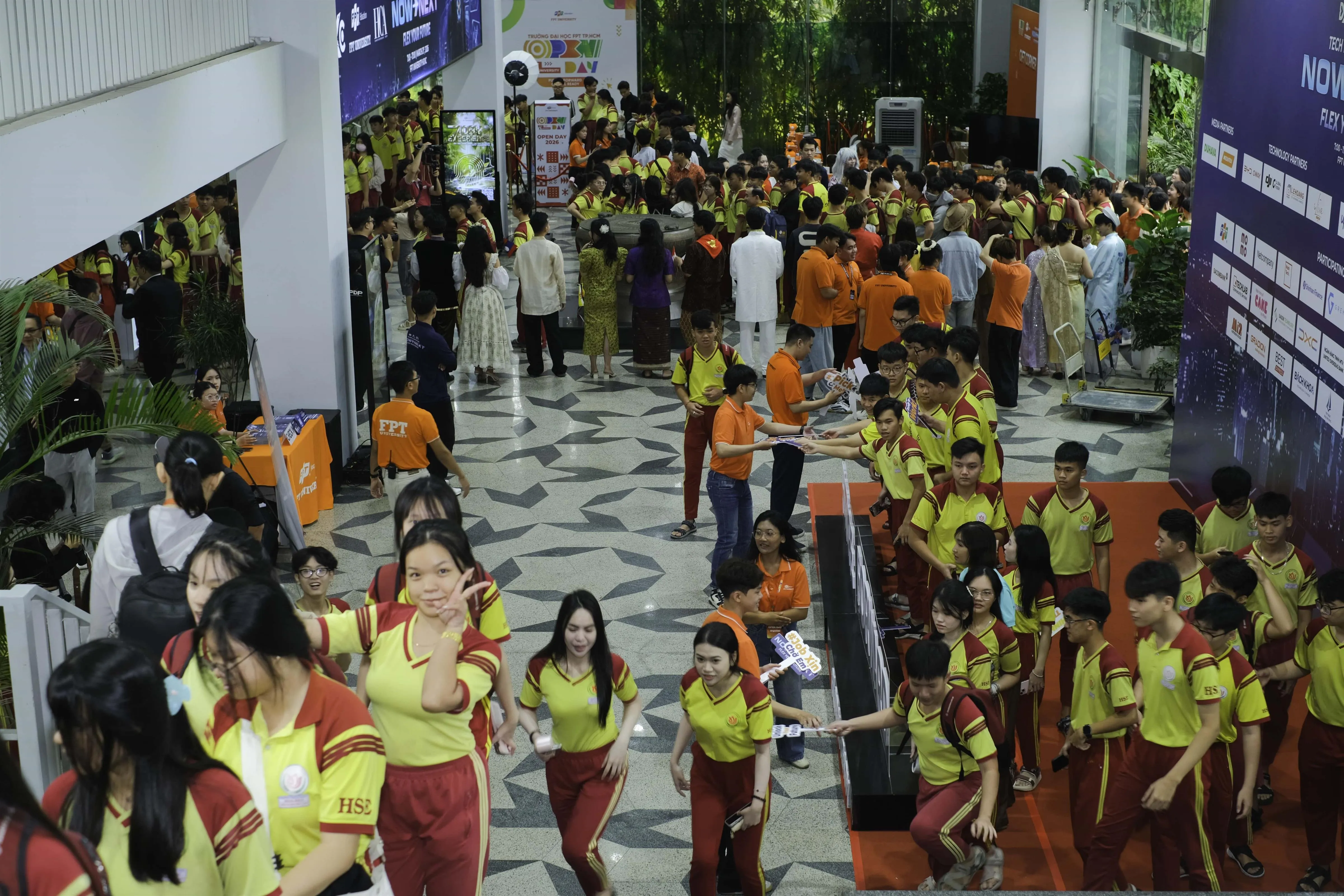 Ngày hội thu hút đông đảo học sinh sinh viên tham gia