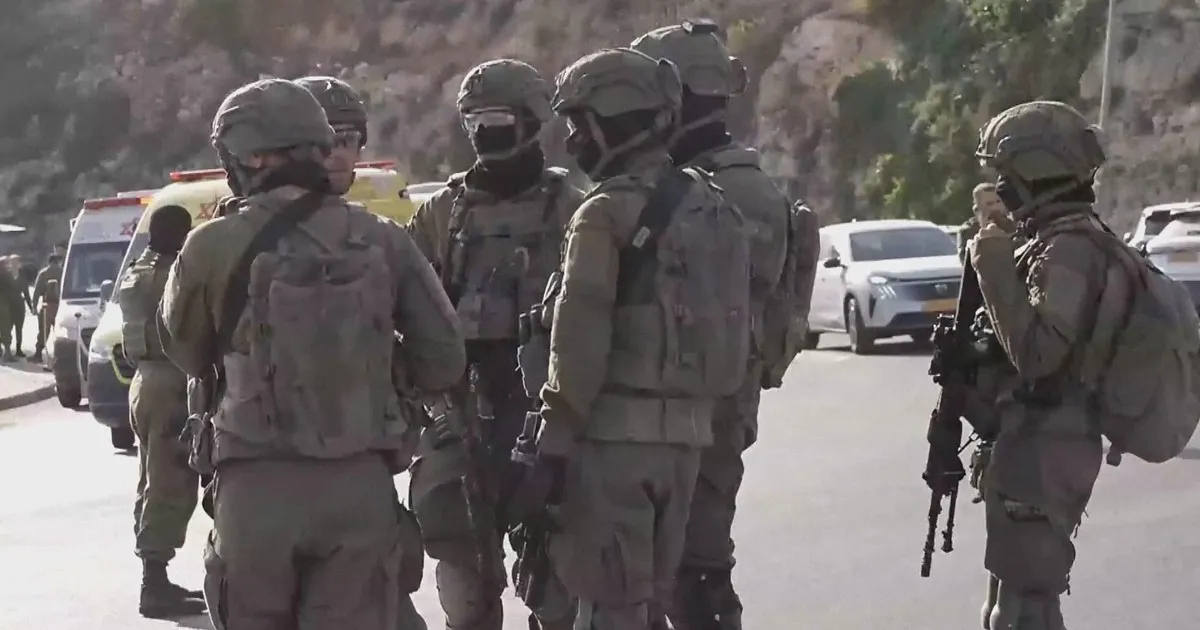 Quân đội Israel đóng cửa toàn bộ khu vực Bờ Tây