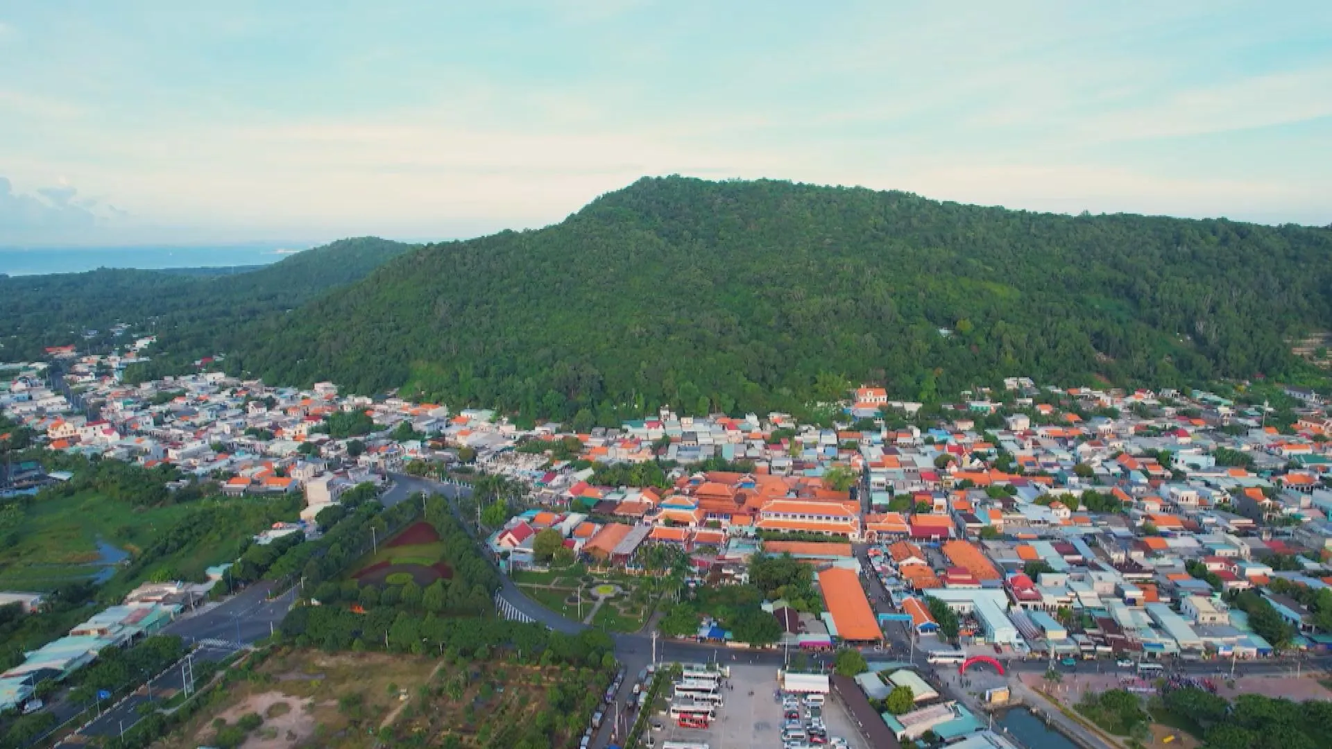 Thư viện mở rộng không gian học tập | Vươn Khơi - Ngày 23/10/2026  - Ảnh 2.