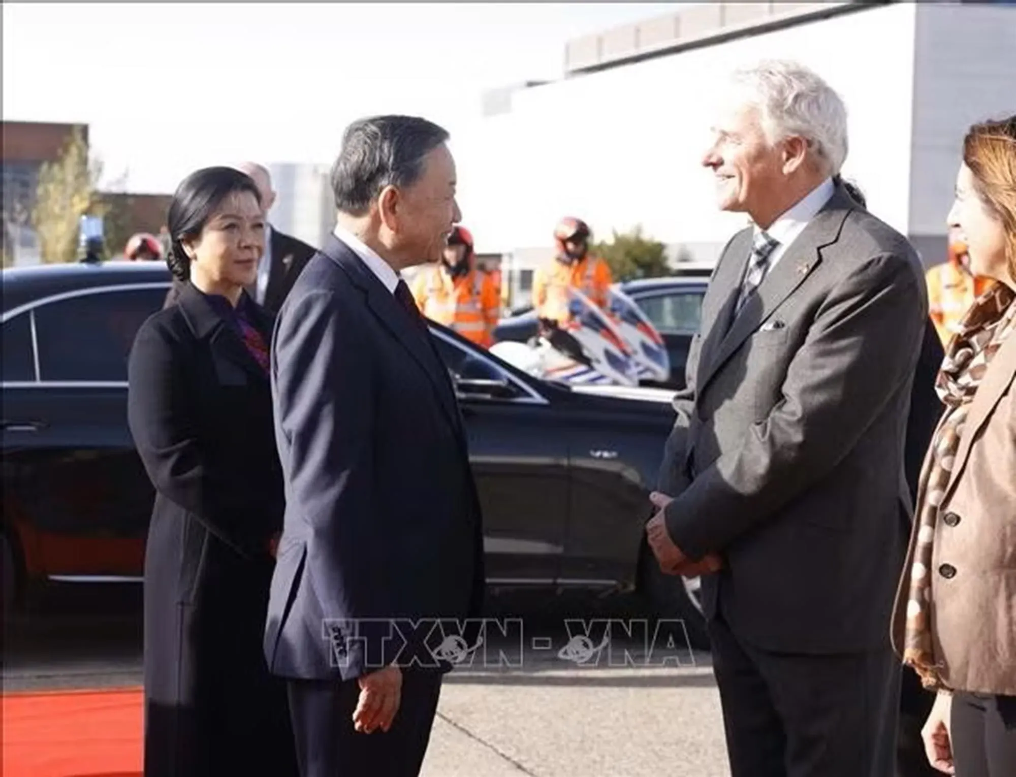 Tổng Bí thư, Chủ tịch nước Tô Lâm và Phu nhân rời Brussels, kết thúc tốt đẹp chuyến thăm chính thức EU và Vương quốc Bỉ. Ảnh: Thống Nhất/TTXVN