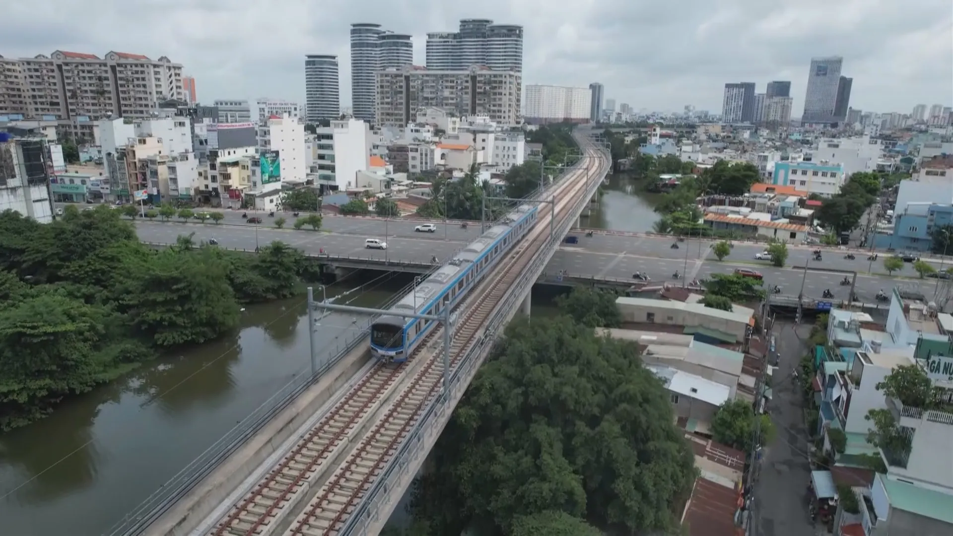 TP. Hồ Chí Minh dự kiến triển khai vé liên thông giữa xe buýt và metro vào năm 2027, trước khi mở rộng sang buýt đường thủy và xe đạp công cộng