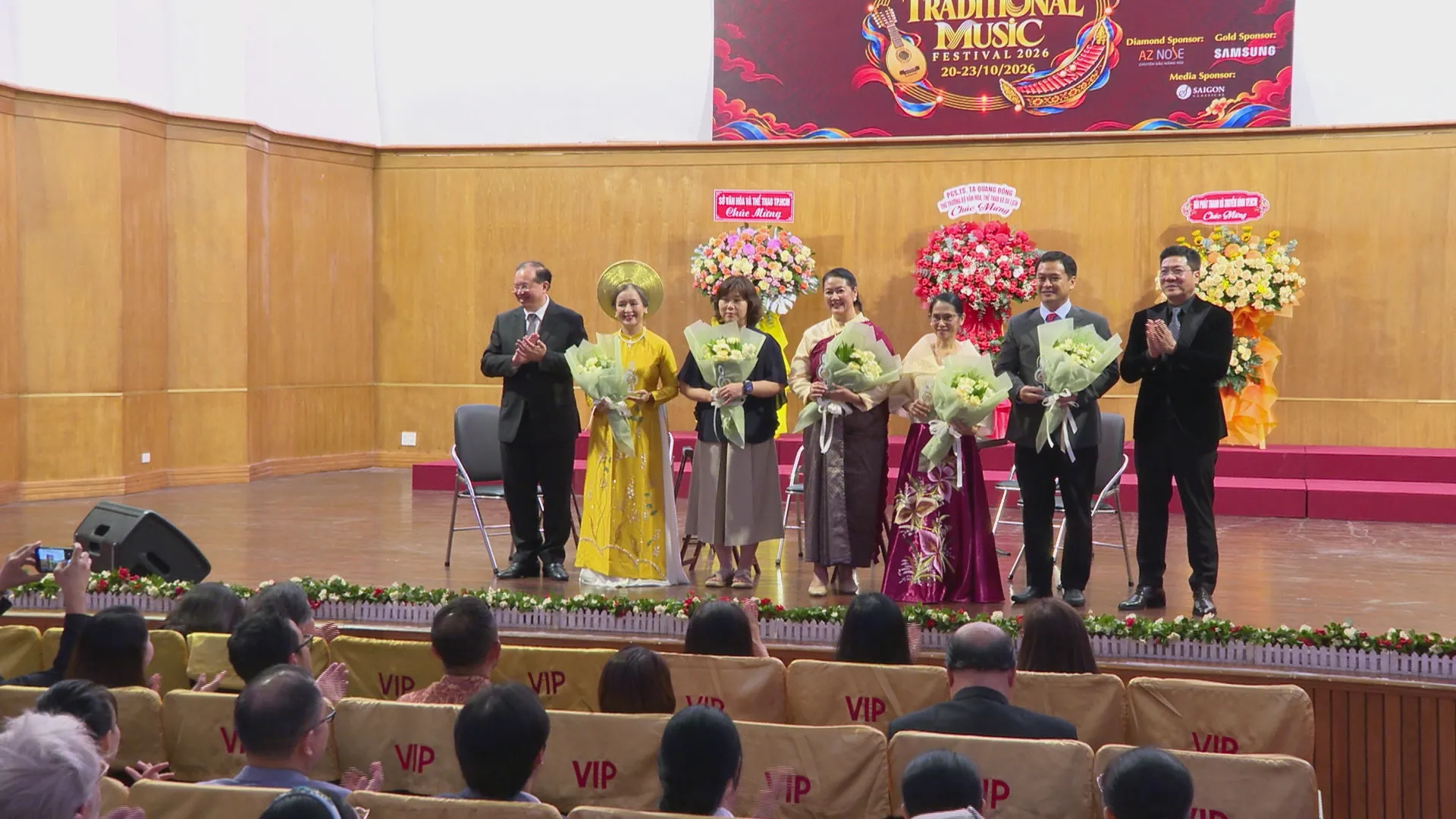 Chương trình còn hướng đến kỷ niệm 70 năm thành lập Nhạc viện Thành phố Hồ Chí Minh