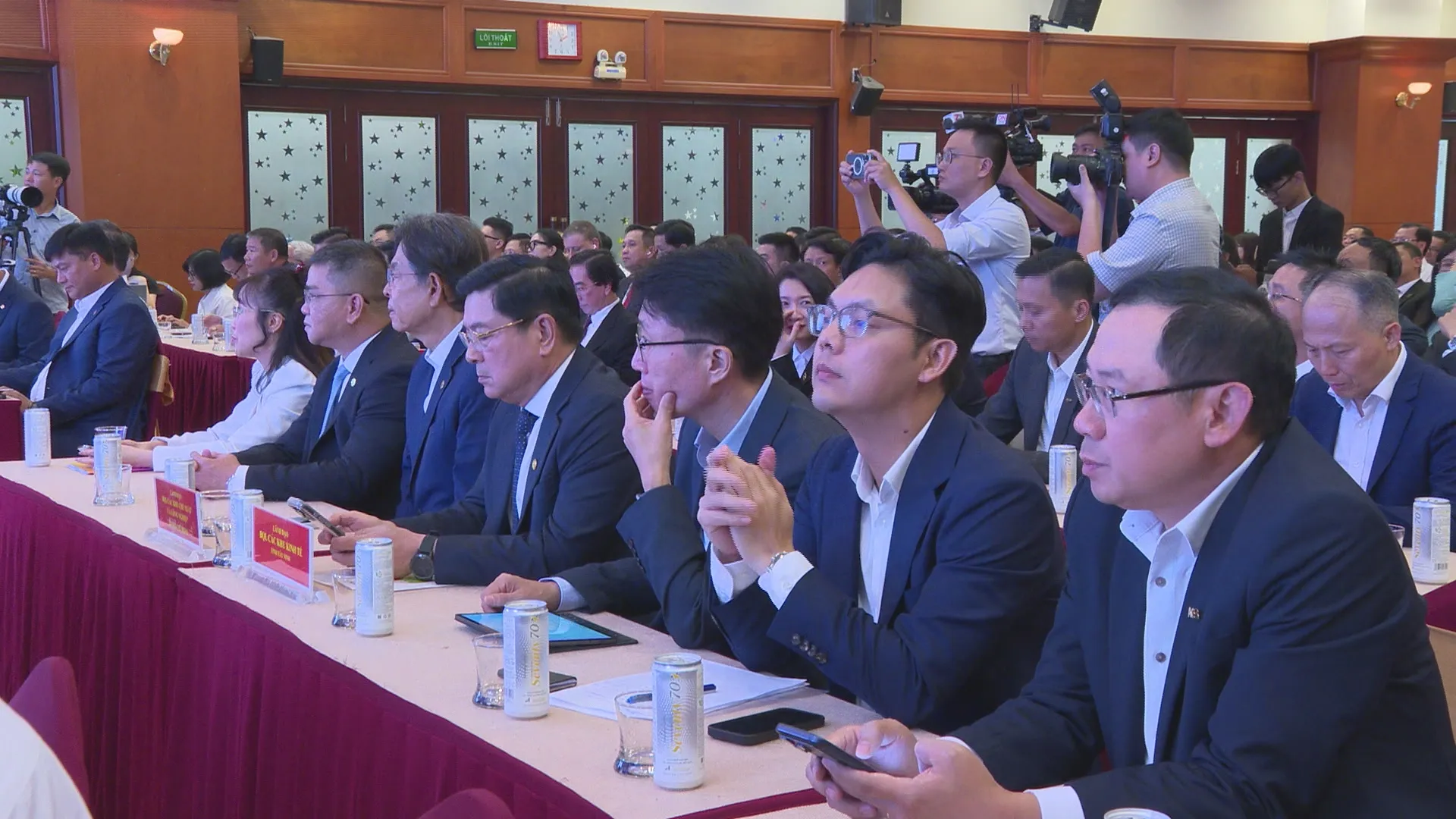 Ngành ngân hàng đồng hành cùng tăng trưởng vùng Đông Nam Bộ - Ảnh 3. Đại diện doanh nghiệp nêu khó khăn về vốn lưu động và đề xuất cơ chế tín dụng phù hợp với hoạt động sản xuất, kinh doanh