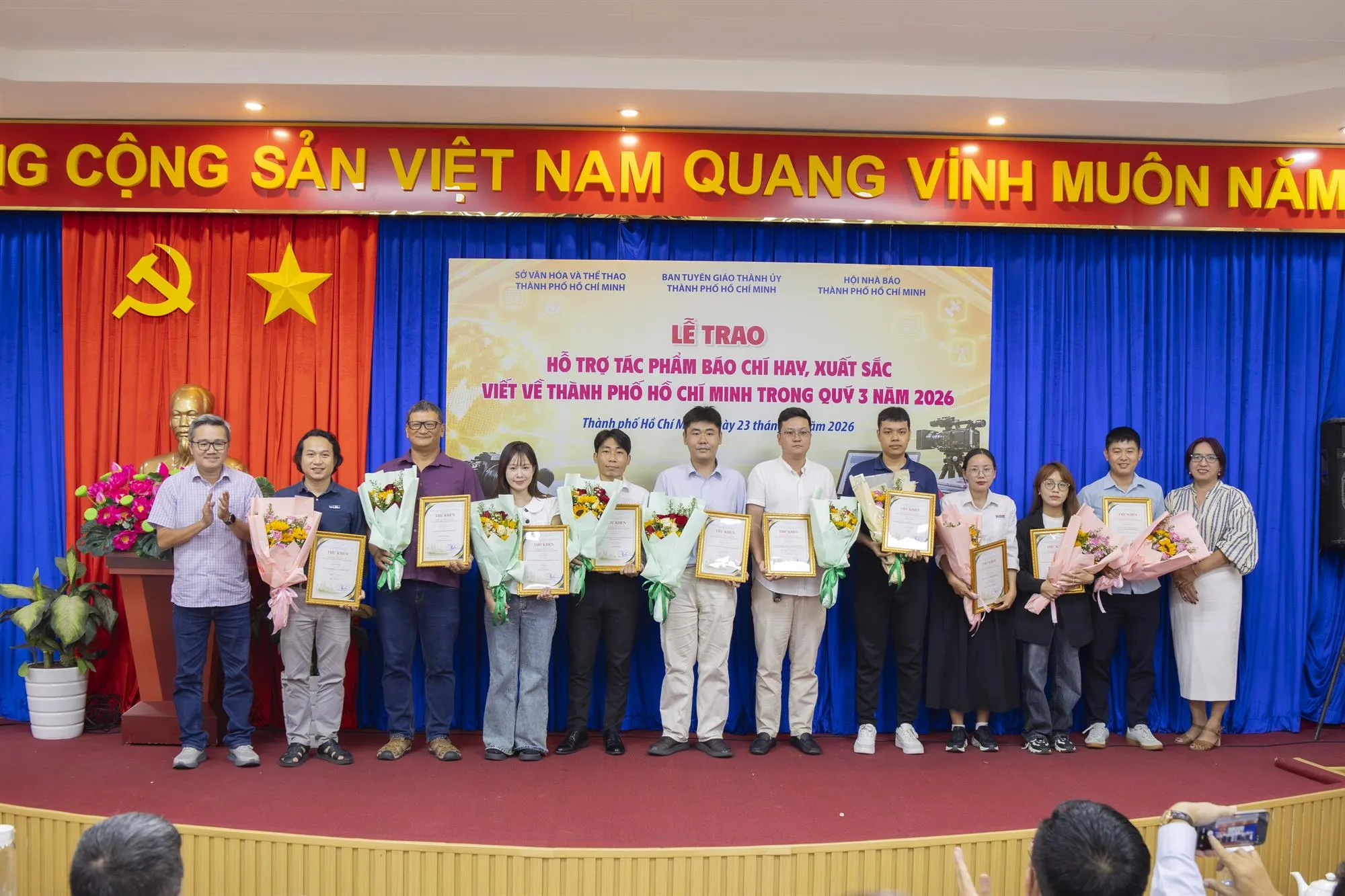 Các tác phẩm nổi bật tập trung phản ánh sinh động các thành tựu kinh tế - xã hội, công tác chỉnh trang đô thị, các phong trào thi đua, cùng những vấn đề thiết thực trong đời sống dân sinh của thành phố