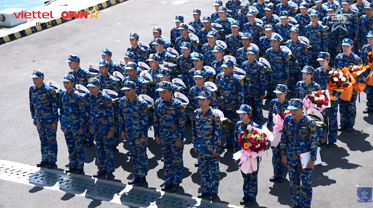 Chuyến tàu ra Trường Sa thiếu vắng Tuấn Dương | Sao Nhập Ngũ 2026 - Ảnh 14.