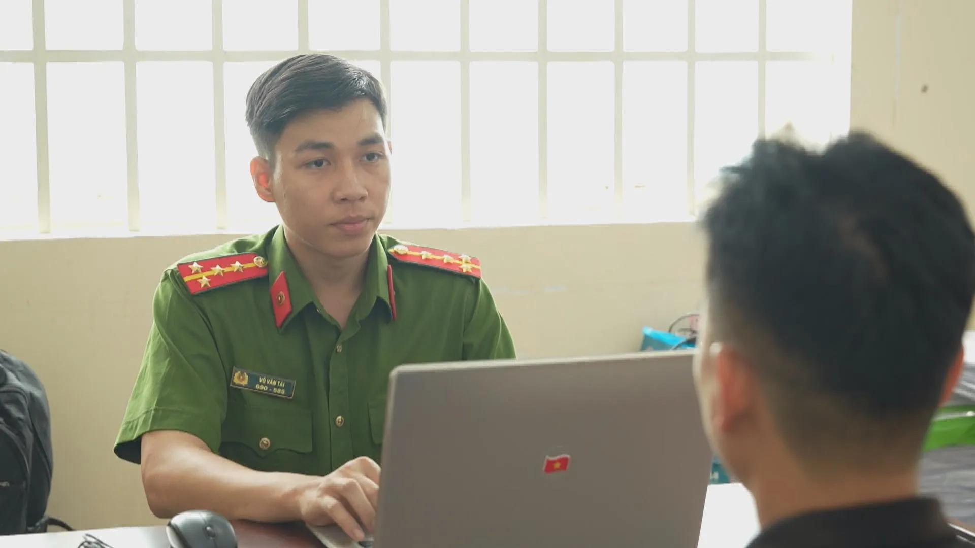 TP. Hồ Chí Minh: tóm gọn nghi phạm cướp tiệm vàng chỉ sau 40 phút | 60 Giây Sáng ngày 25/10/2026 - Ảnh 1.