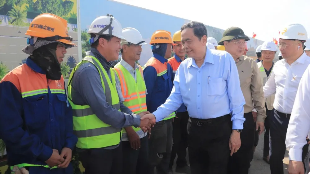 Chủ tịch Quốc hội Trần Thanh Mẫn kiểm tra các công trình phục vụ APEC 2027- Ảnh 1.