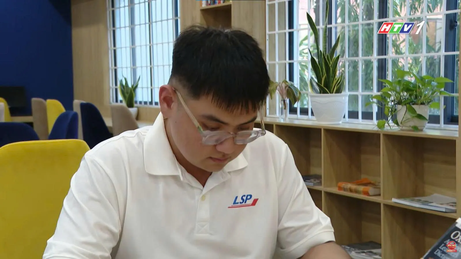 Dự kiến chăm lo Tết cho 370.000 người lao động khó khăn | Vươn Khơi - Ngày 25/10/2026- Ảnh 4. Dự kiến chăm lo Tết cho 370.000 người lao động khó khăn | Vươn Khơi - Ngày 25/10/2026- Ảnh 4.