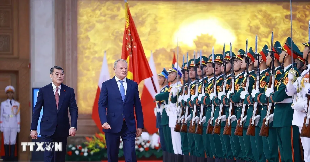 Thủ tướng Lê Minh Hưng chủ trì lễ đón chính thức Thủ tướng Cộng hòa Ba Lan