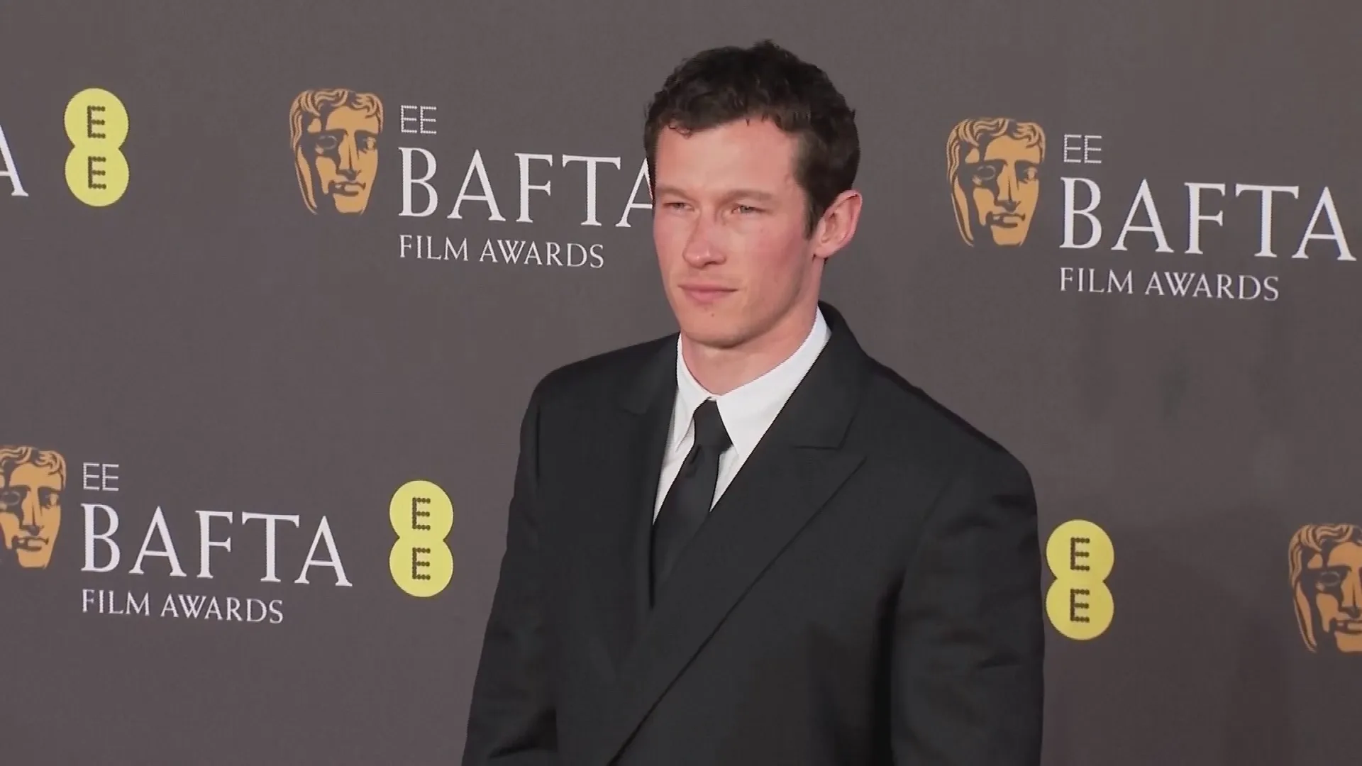 Nam diễn viên người Anh Callum Turner, ngôi sao của các loạt phim đình đám như Masters of the Air và Fantastic Beasts