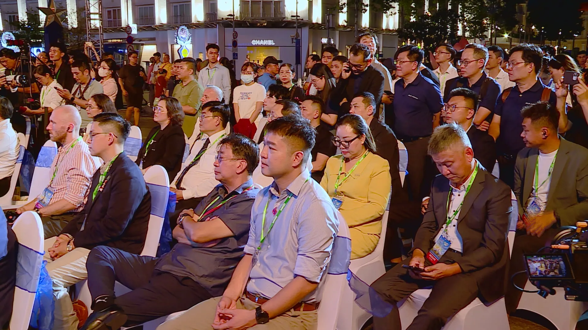 Lãnh đạo TP. Hồ Chí Minh tham dự lễ khai mạc Không gian giới thiệu sản phẩm, dịch vụ tăng trưởng xanh lần thứ 4