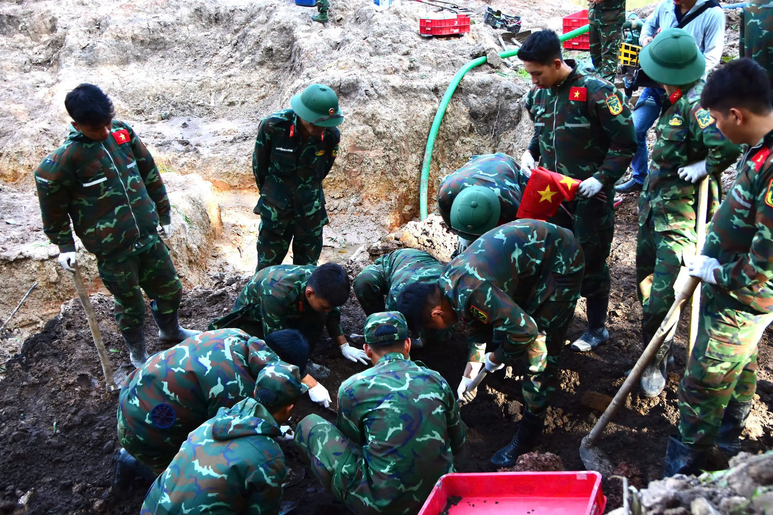 Hôm nay 28/10, quy tập thêm 6 bộ hài cốt liệt sĩ tại công viên Lê Thị Riêng - Ảnh 3.