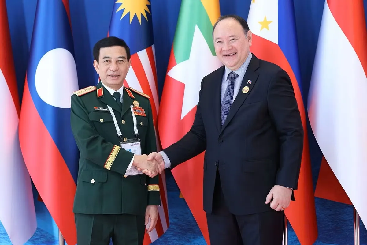 Đại tướng Phan Văn Giang và Bộ trưởng Bộ Quốc phòng Philippines Gilberto Teodoro - Ảnh Phương Thảo