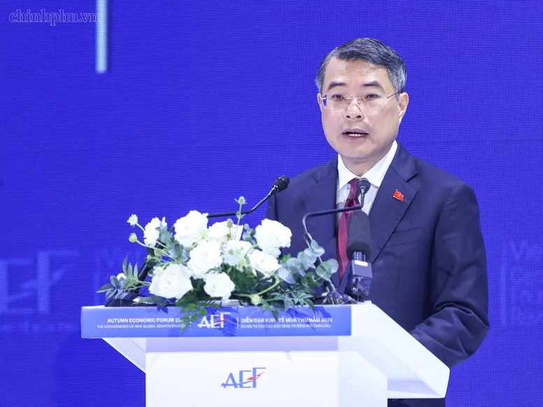 Thủ tướng Chính phủ Lê Minh Hưng phát biểu tại phiên toàn thể cấp cao của Diễn đàn Kinh tế Mùa thu với chủ đề "Tinh thần hợp tác trong kỷ nguyên mới" (Ảnh: chinhphu.vn/Nhật Bắc)