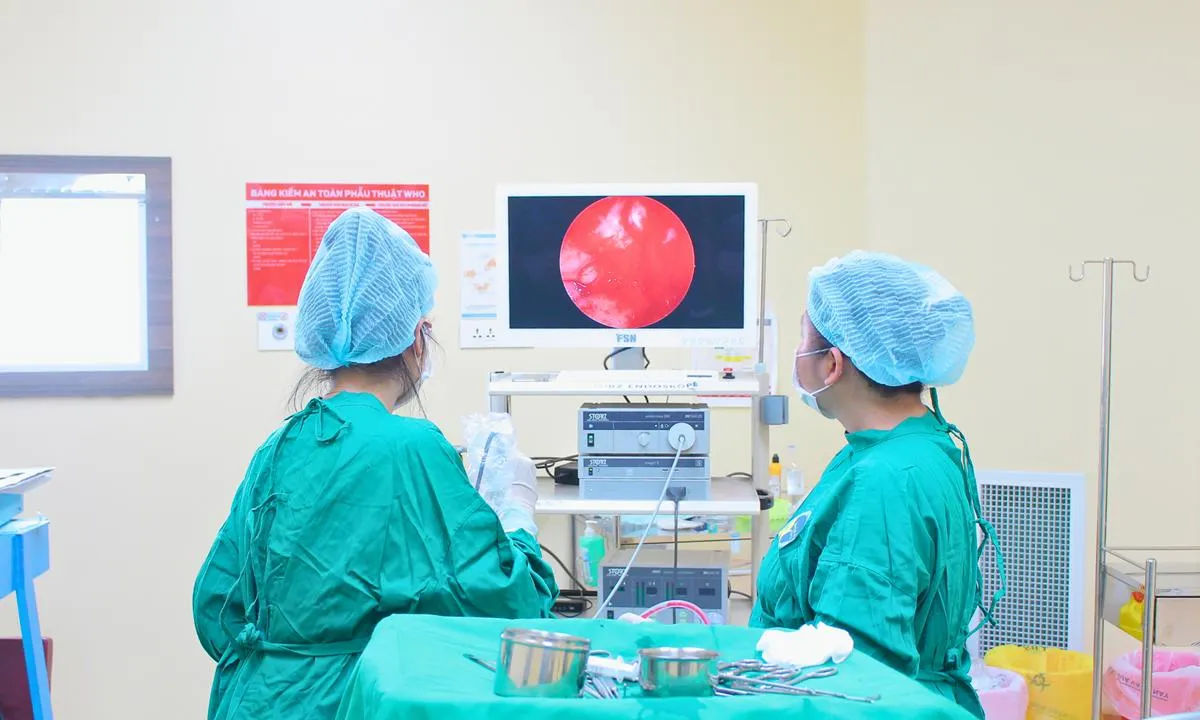 Cô gái 24 tuổi phát hiện ổ nấm kín xoang hàm