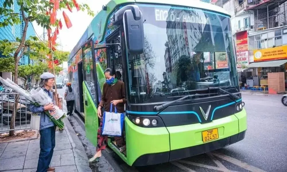Hà Nội: Nghiên cứu miễn phí vé tháng giao thông công cộng với người làm việc tại khu công nghệ cao