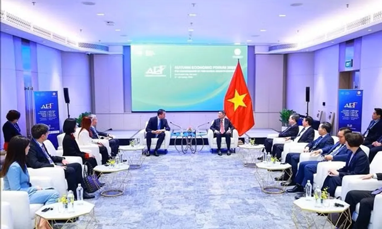 Thủ tướng Lê Minh Hưng tiếp Giám đốc điều hành Diễn đàn Kinh tế Thế giới