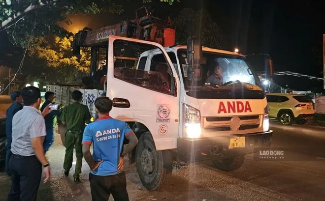 Khép chặt vòng vây xuyên đêm truy bắt 2 phạm nhân trốn trại - Ảnh 1.