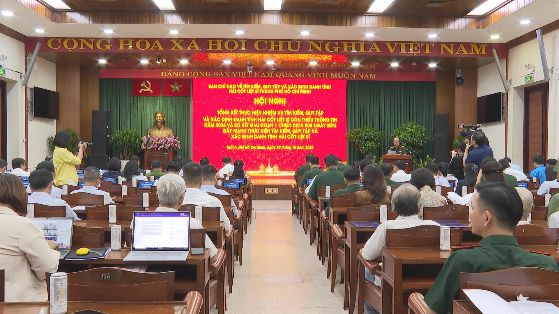 TP. Hồ Chí Minh hoàn thành lấy mẫu tại 18 nghĩa trang liệt sĩ - Ảnh 1.