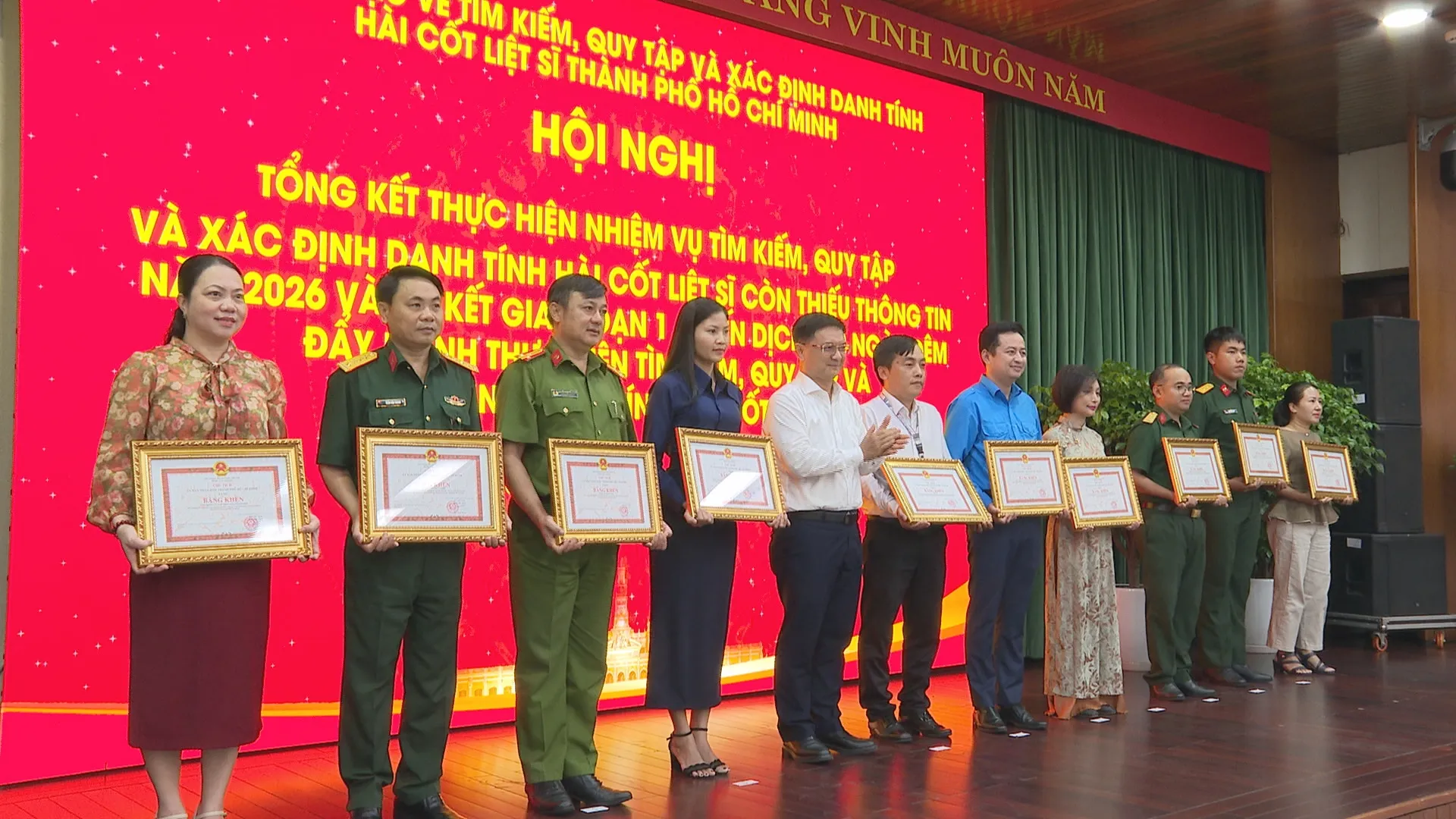 TP. Hồ Chí Minh hoàn thành lấy mẫu tại 18 nghĩa trang liệt sĩ - Ảnh 5.