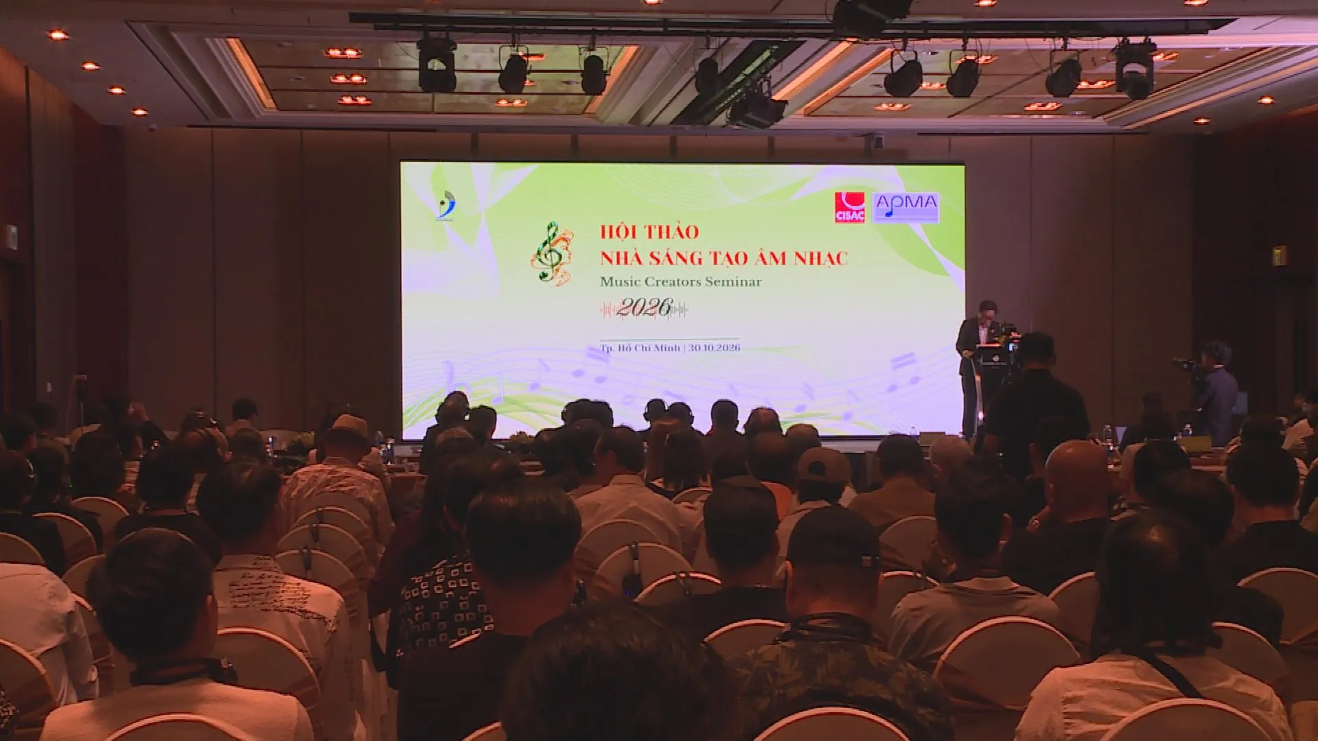 Từ việc hoàn thiện hành lang pháp lý, nâng cao nhận thức về quyền tác giả đến tăng cường hợp tác quốc tế, những trao đổi tại hội thảo góp phần khẳng định một yêu cầu chung: công nghệ có thể mở rộng giới hạn sáng tạo, nhưng quyền và lợi ích chính đáng của người sáng tạo cần luôn được tôn trọng, bảo vệ.
