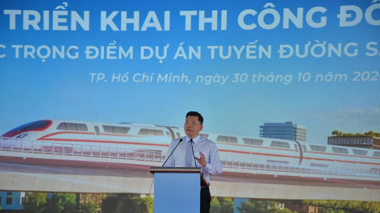 Phó Chủ tịch Ủy ban nhân dân Thành phố Hồ Chí Minh Hoàng Nguyên Dinh đánh giá: Đây là dự án lần đầu tiên thực hiện tại Việt Nam, đòi hỏi công nghệ thi công với tính chính xác cao, yêu cầu khắt khe về kỹ thuật. (Ảnh: QUÝ HIỀN)