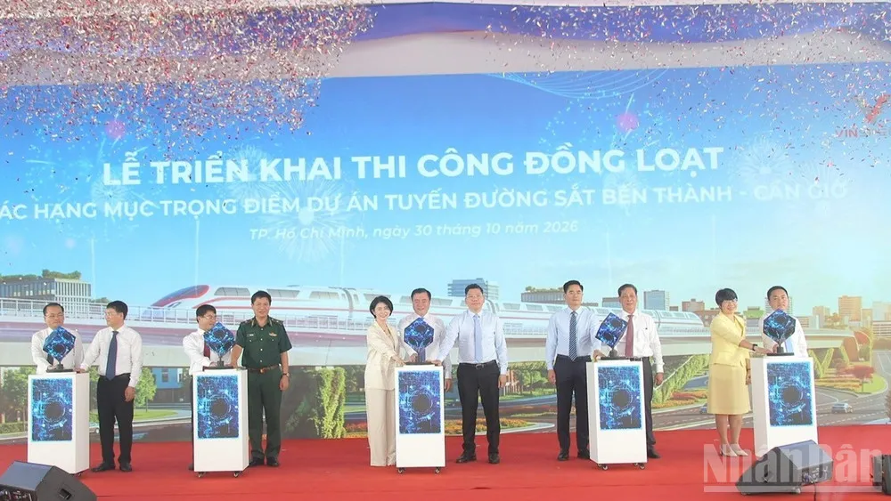 Lễ triển khai thi công đồng loạt các hạng mục trọng điểm của tuyến đường sắt tốc độ cao Bến Thành-Cần Giờ. (Ảnh: QUÝ HIỀN)