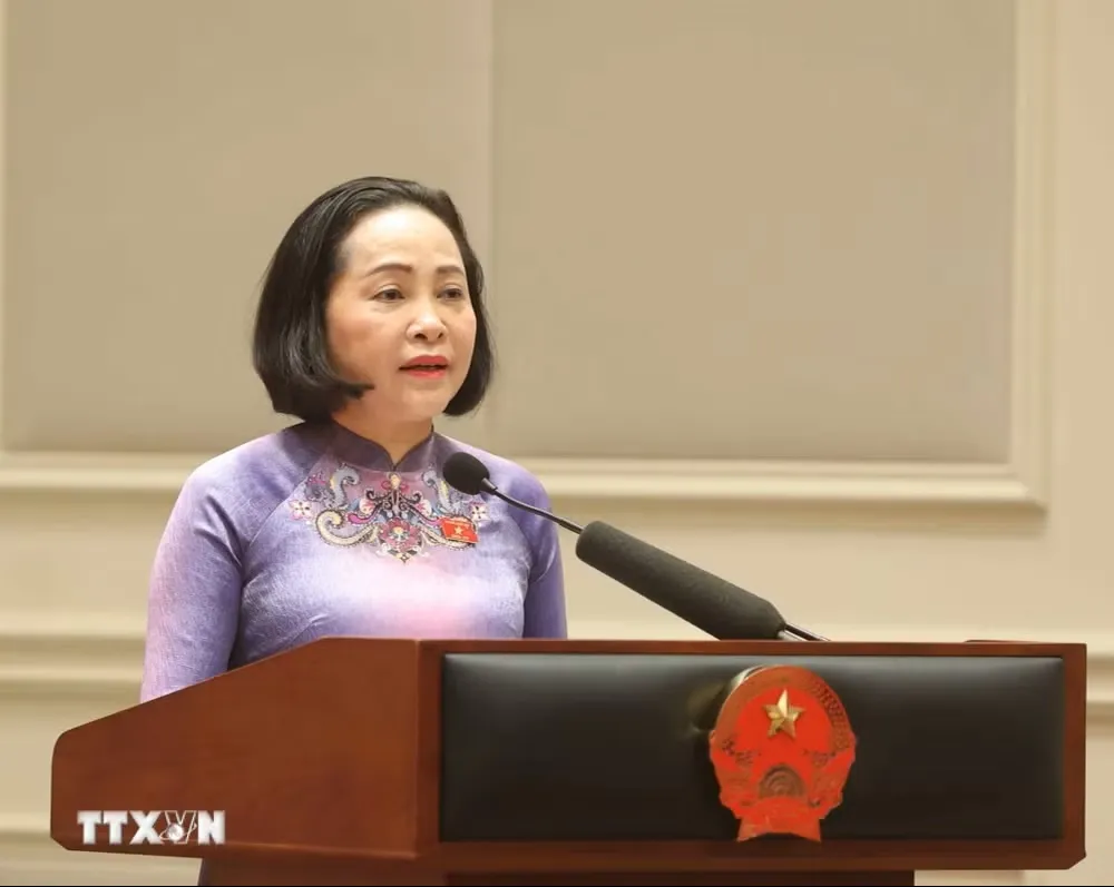 tong-bi-thu-chu-tich-nuoc-to-lam-gap-mat-cac-nu-dai-bieu-quoc-hoi-khoa-xvi-9120412-3