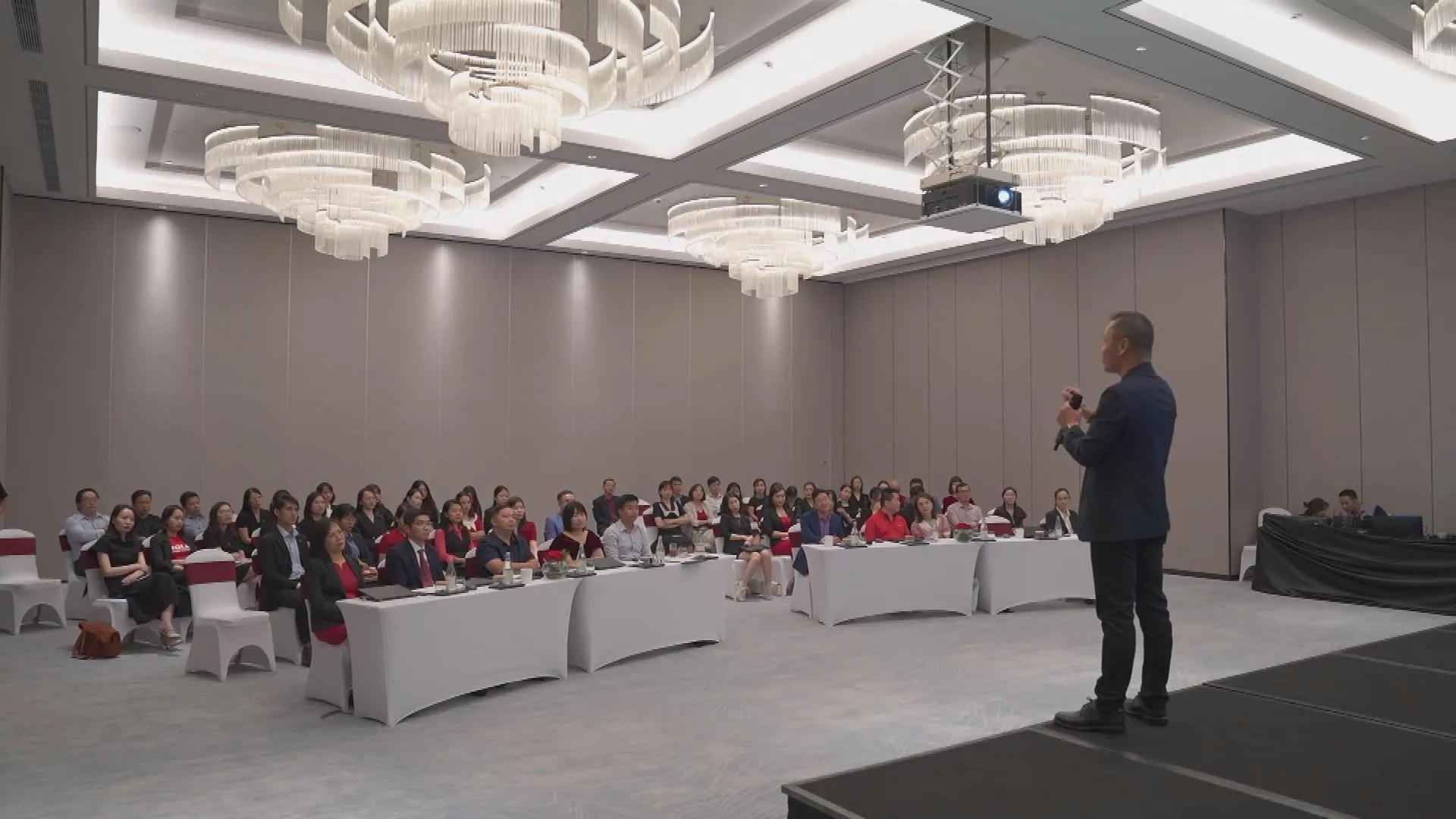 Hoạt động kinh doanh sôi nổi của các doanh nghiệp và hộ kinh doanh đã đóng góp tích cực vào kết quả thu ngân sách đạt trên 538 ngàn tỷ đồng của TP. Hồ Chí Minh trong 3 quý đầu năm