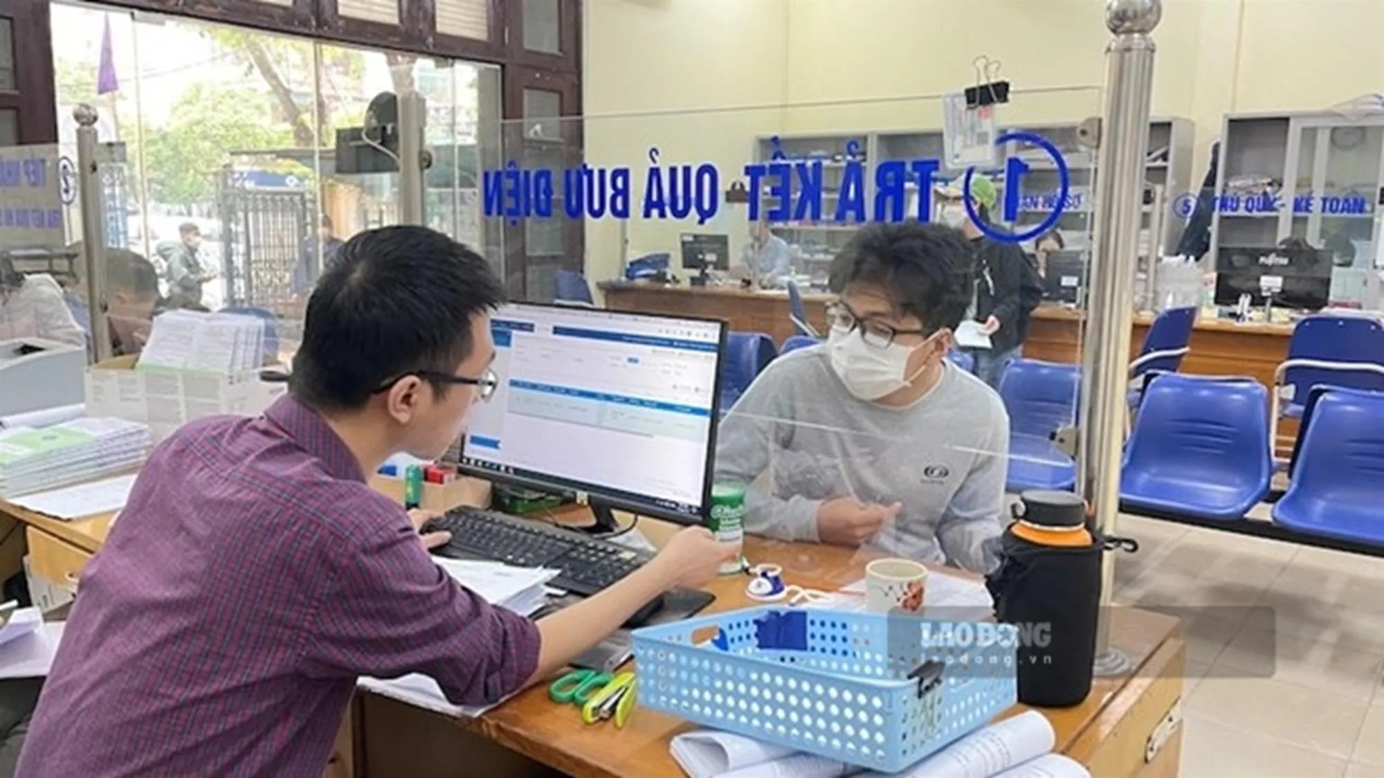 Đang đóng BHXH ở công ty, người lao động chỉ được tham gia một hình thức - Ảnh: Hà Anh - Lao Động