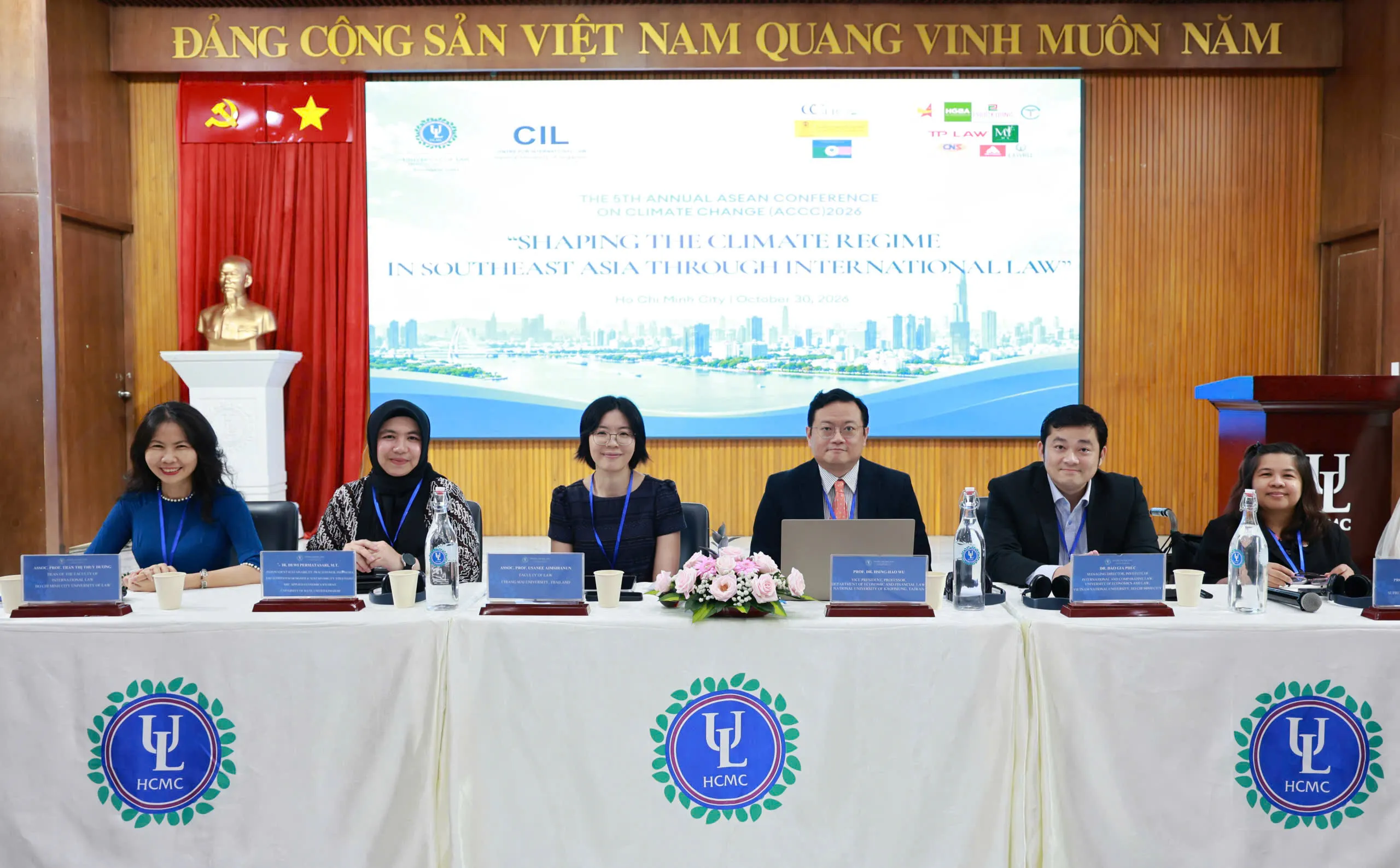 Các đại biểu và chuyên gia từ Việt Nam, Indonesia, Thái Lan tham gia Hội thảo ACCC5 2026 - Ảnh Bá Nam