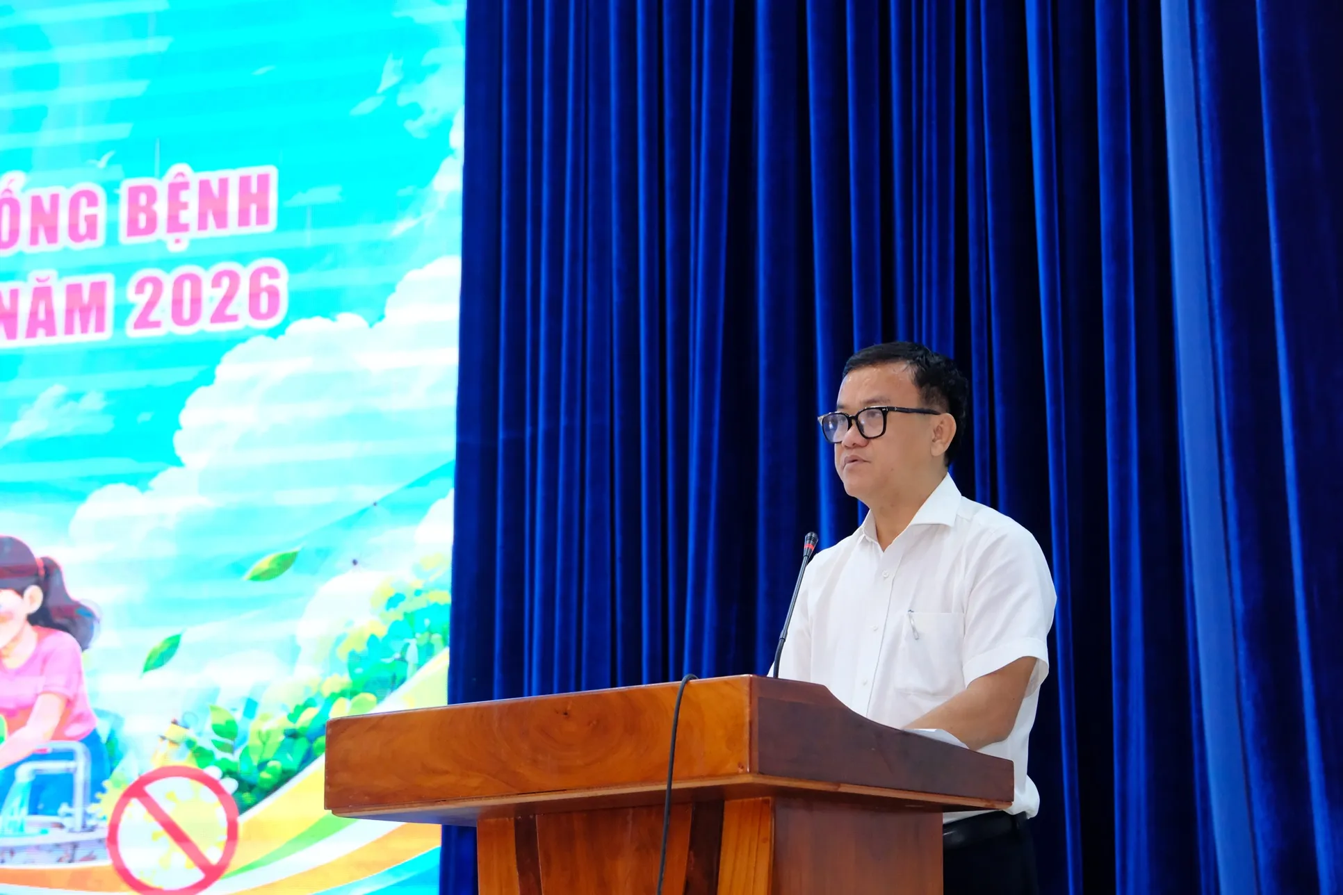 TS-BS Huỳnh Minh Chín, Phó Giám đốc Sở Y tế TPHCM phát biểu tại lễ phát động - Ảnh: SGGP