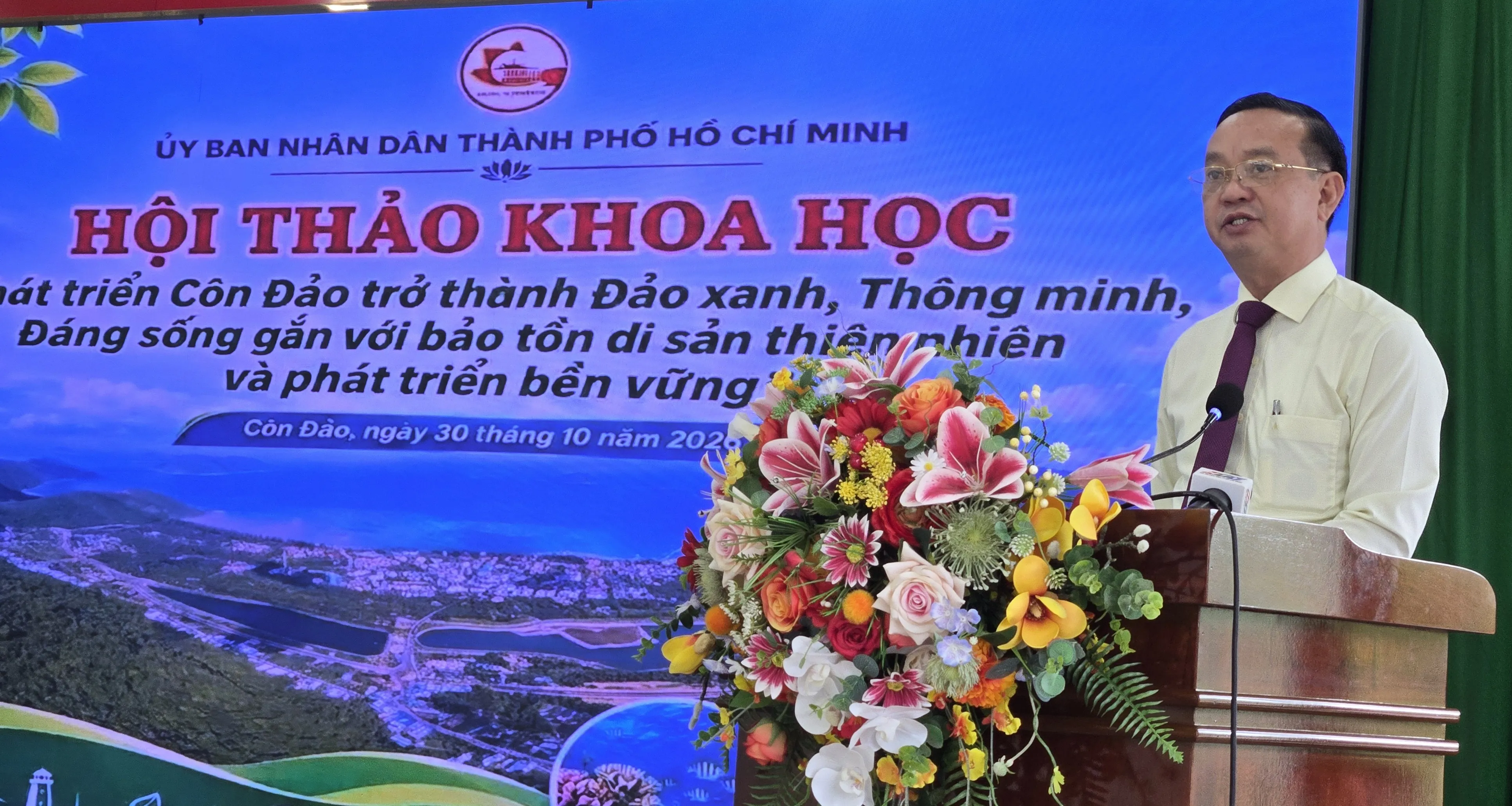 ong-bui-minh-thanh-thanh-uy-vien-pho-chu-tich-ubnd-tp-hcm-phat-bieu-khai-mac-hoi-nghi_20261030135841