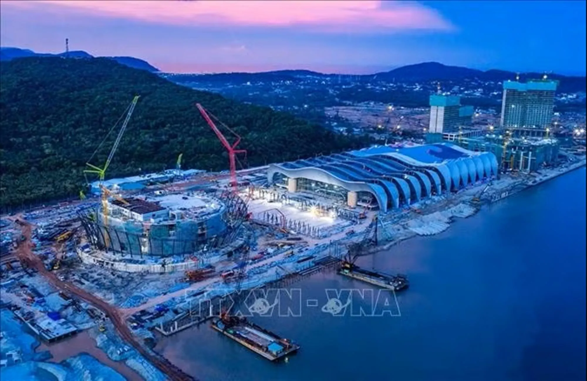 Tổ hợp Trung tâm Hội nghị APEC đang giai đoạn thi công - Ảnh: TTXVN