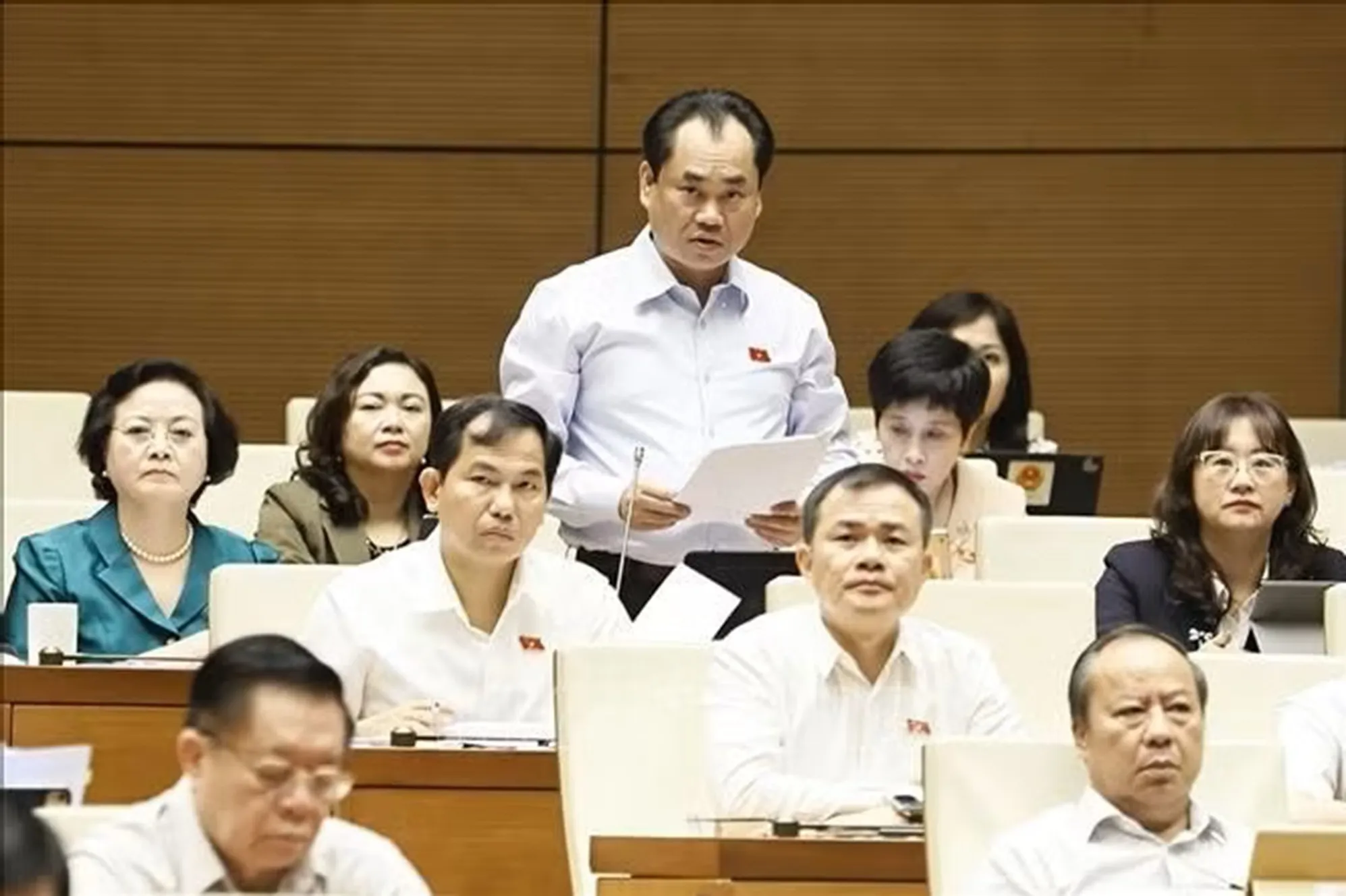 Bộ trưởng Bộ Nông nghiệp và Môi trường Trịnh Việt Hùng phát biểu giải trình, làm rõ một số vấn đề đại biểu Quốc hội nêu. Ảnh: Doãn Tấn/TTXVN