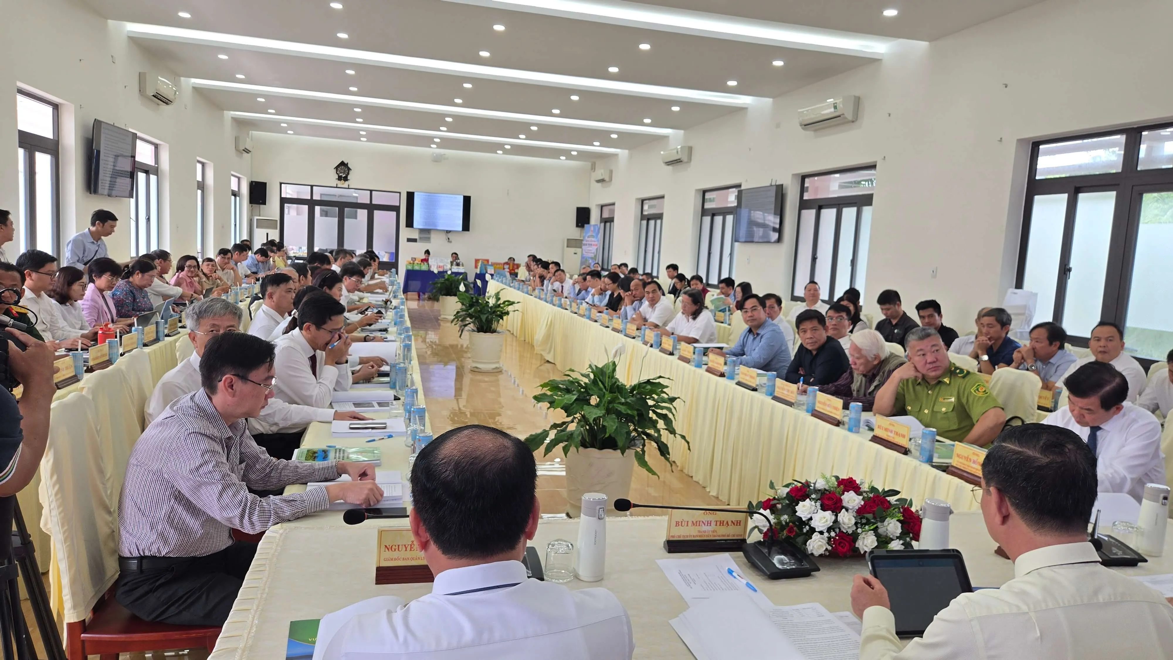 toan-canh-hoi-thao-khoa-hoc-ve-phat-trien-dac-khu-con-dao_20261030140750