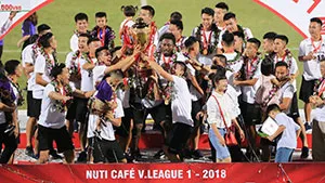 Kết quả V-League 2018 ngày 2/10: Hà Nội mừng chức vô địch, Nam Định rộng cửa đá play-off