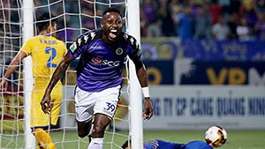 Ghi bàn vào lưới XSKT Cần Thơ, Hoàng Vũ Samson nâng kỷ lục ghi bàn ở V-League