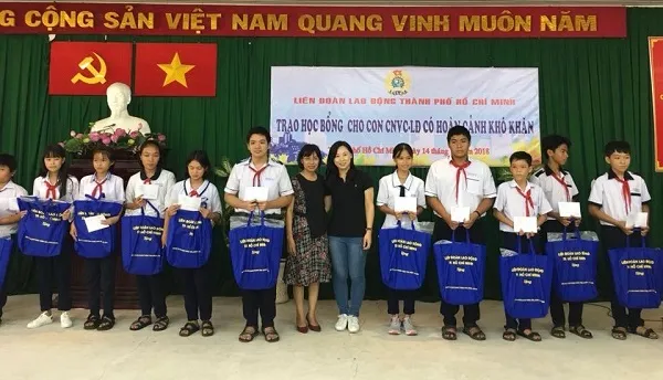 Trao 50 suất học bổng cho học sinh vượt khó học giỏi huyện Cần Giờ