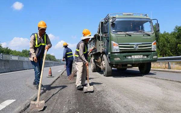 Yêu cầu làm rõ trách nhiệm trong sự việc hư hỏng mặt đường cao tốc Đà Nẵng - Quảng Ngãi