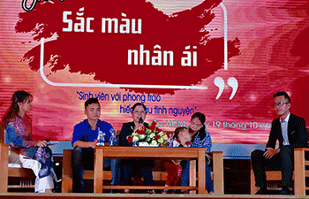 Sắc màu nhân ái